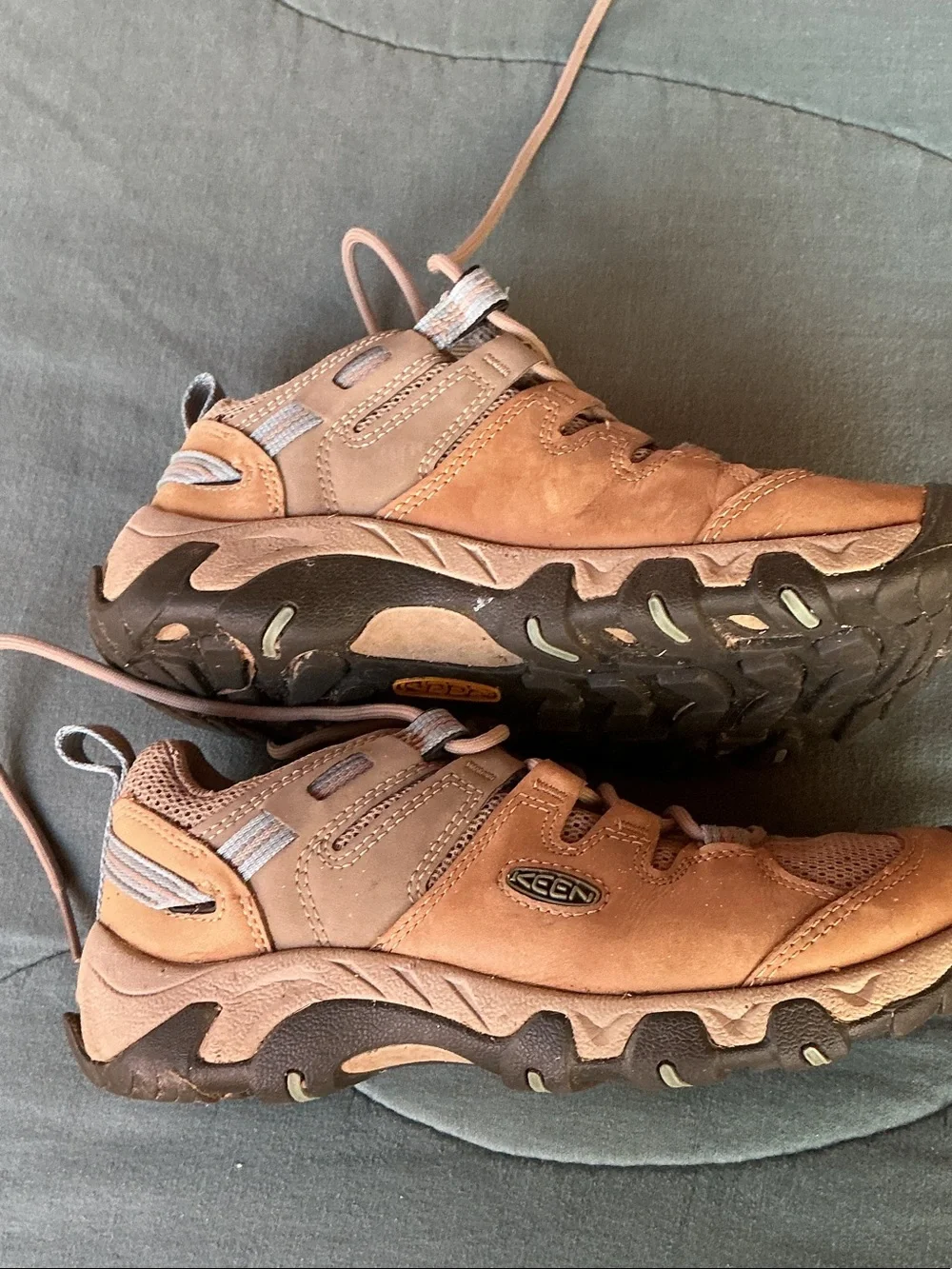 Keen Men's Tan and Light Blue Hiking Sneakers